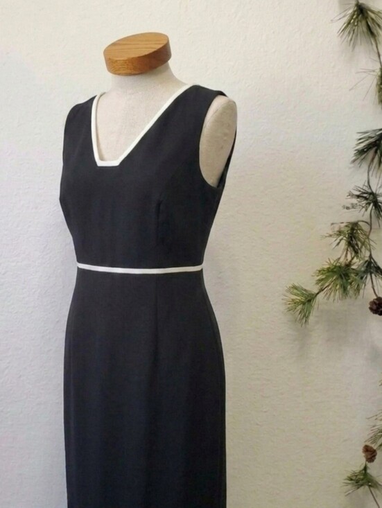 Anne Klein Dresses & Skirts - Anne Klein Sheath Dress Vintage-Style Black Lined White Trim Classic Medium